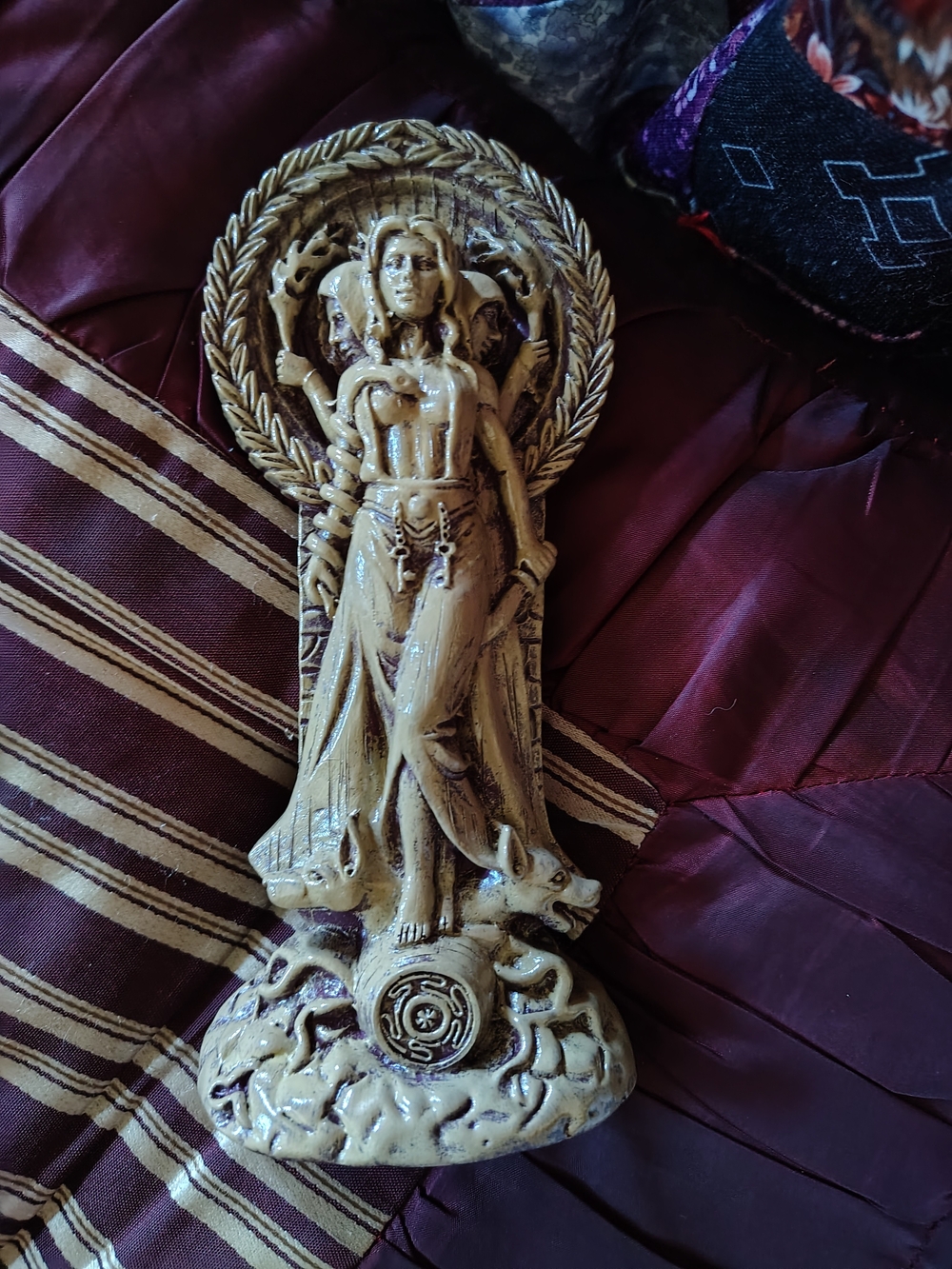 Handcrafted Beige Goddess Resin Sculpture - Elegant Home Art Accent